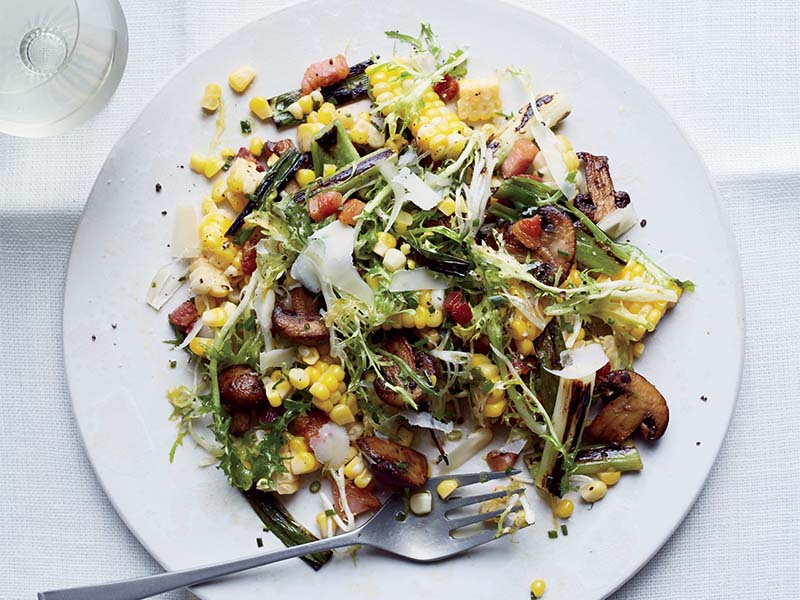 Cremini mushrooms salad with sweet corn and pancetta