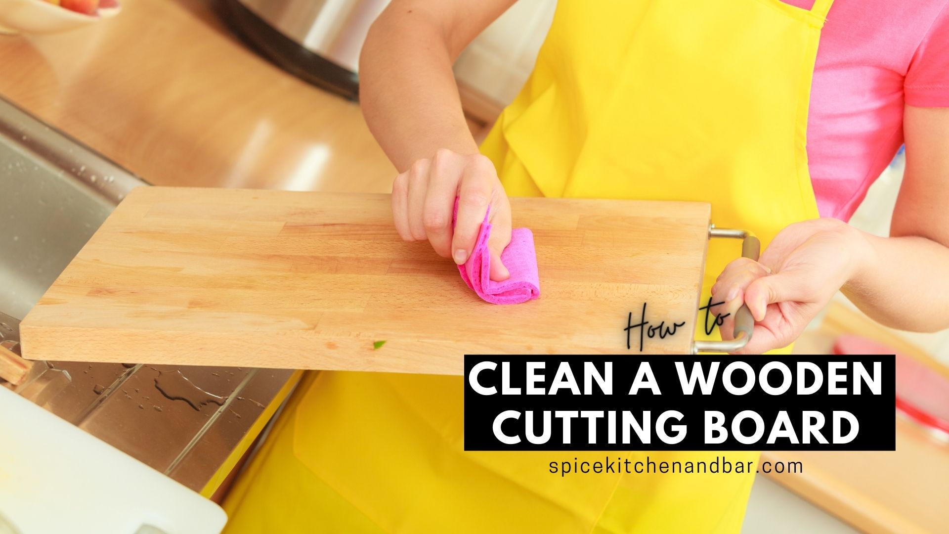 How to clean a wooden cutting board