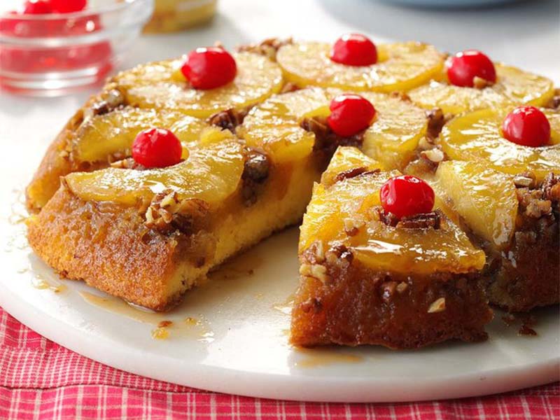 You can garnish with 8 slices of pink pineapple and a few cherries You can garnish with 8 slices of pink pineapple and a few cherries